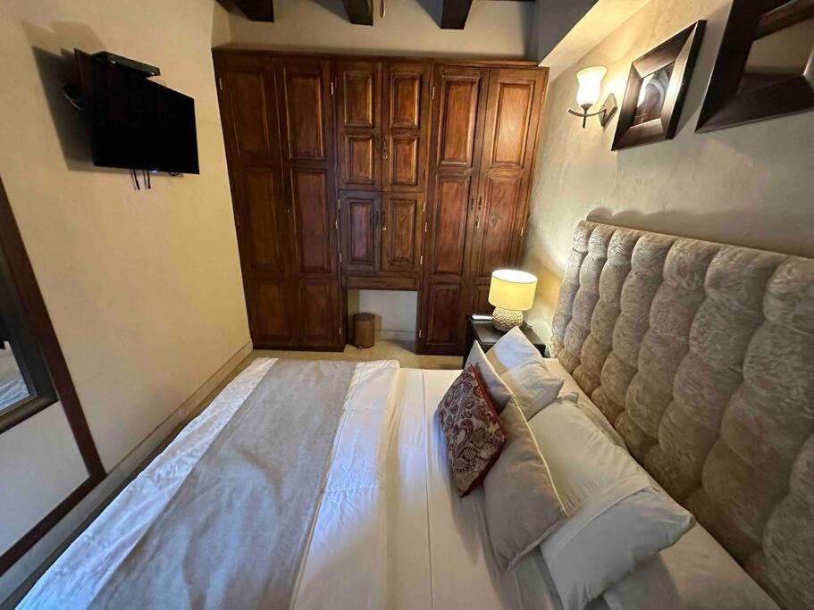 Amazing 7br Mansion Inside Of The Walled City Villa *